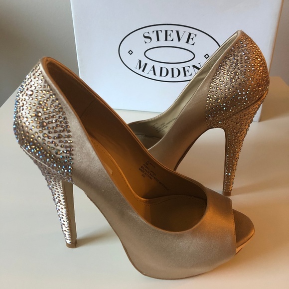 Steve Madden Platform Peep-Toe Pumps - Picture 1 of 3